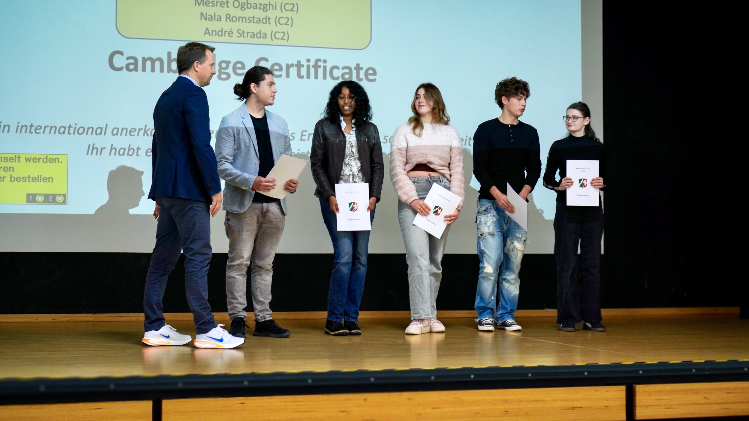 Herausragende Leistungen beim Cambridge Advanced Certificate
